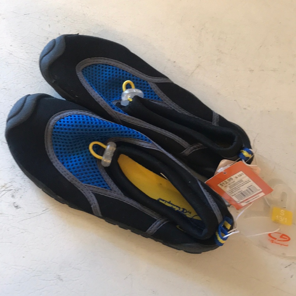Champion aquasock water beach shoes youth 13-1